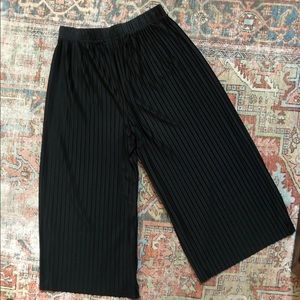 Monki Wide-leg Pleated Flowy Pants